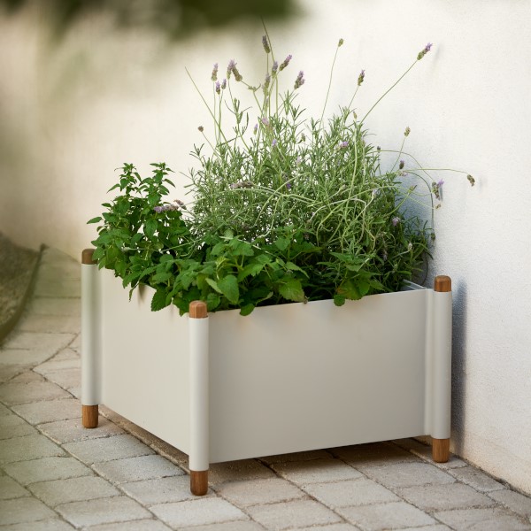 Slider 1 Sticks Pflanzgefäß und Bank.jpg